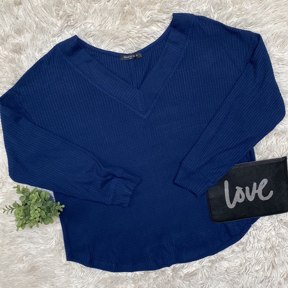 Iliad USA V-Neck Waffle Top 💗 Navy